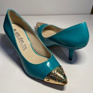 uno due tre collection Pump Turquoise Patent Gold Filigree Toe Slip On 39/8.5